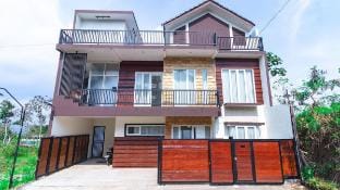 Azzalia 2 with Private Pool and Karaoke Room Villa in Batu