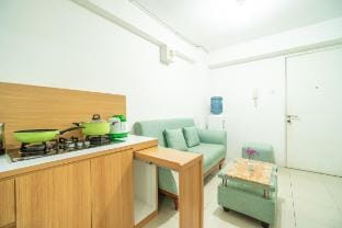 Simple 2 bedroom above mall bassura / Netflix Apartment in Jakarta