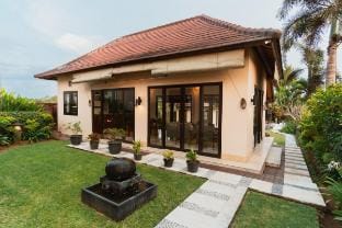 Bali Hai Luxury Villa in Nyanyi Vacation rental in Kediri