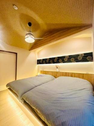 Seian Max8people 4 double beds direct to KIX Villa in Osaka