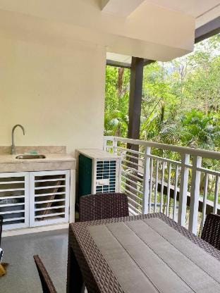 1BR Greenery View at Pico De Loro Hamilo Myna B Apartment in Nasugbu