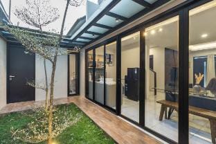 Arumnala with butler and Breakfast at KBP Vacation rental in West Java