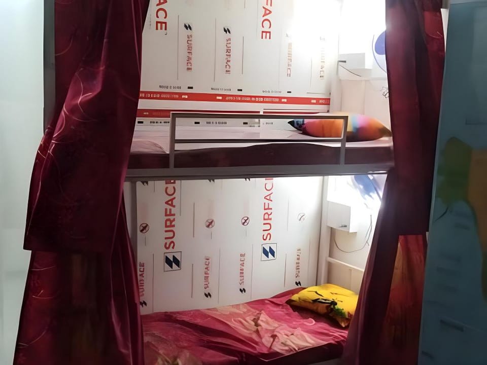 Aai Mata Dormitory - Male Only Hotel in Mumbai