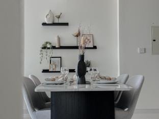Elegant 2-Bedroom Retreat at Marina Vista 2 Apartment in Dubai