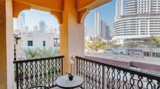 Elegant 2BR Apt in Yansoon 3 w/ Burj Khalifa Views Apartment in Dubai