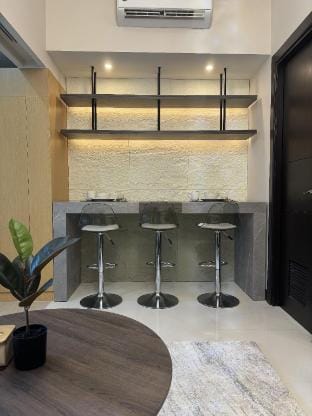 Stylish 1BR in BGC Near Airport with View - 17 Apartment in Makati
