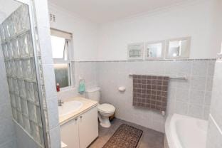 3 Bedroom part house in the scenic Durbanville wine lands area, holiday facility Vacation rental in Cape Town