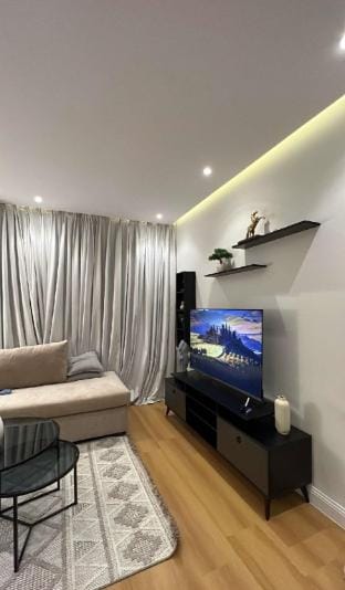 Modern 1BR, 60" 4K TV, Spacious, Self-Entry Apartment in Riyadh