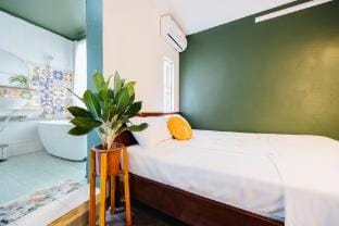 Wooden Room Central Hanoi Old Quarter Vacation rental in Hanoi
