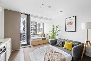 Cozy Studio Near Southern Cross with City Views Vacation rental in Melbourne