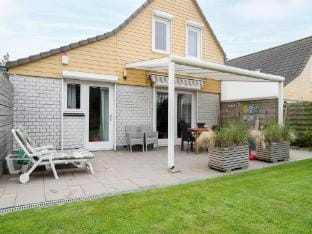 Holiday Home in Zeeland with Spacious Garden Vacation rental in Zeeland, Netherlands