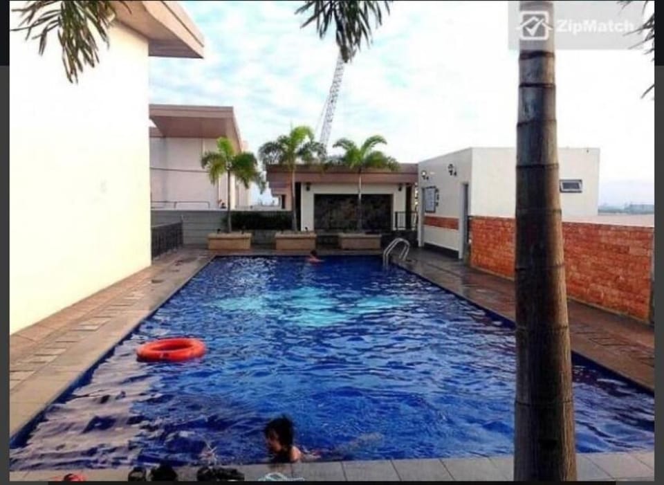 Modern Luxury Condo in Mckinley Apartment in Makati