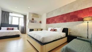 Island Plaza 118 Superior King Seaview Suite Apartment in Tanjung Bungah