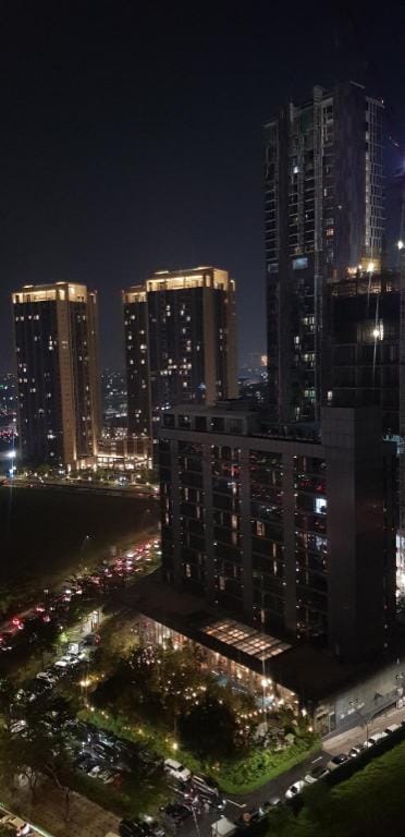Relax  APT : Max Comfort Best View in CBD BSD Apartment in West Java
