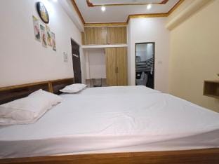 Deluxe Modern One BHK Flat near Main Temple Apartment in India