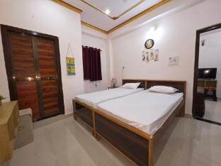 Premium Modern One BHK Flat near Main Temple Vacation rental in India
