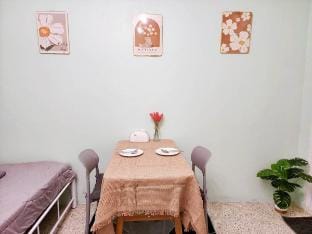 811-STP Homely room Free Wi-Fi and Near BTS Line Apartment in Bangkok