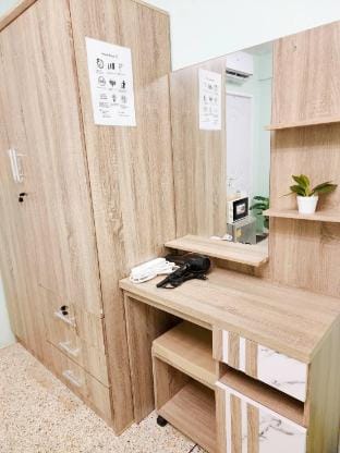 811-STP Homely room Free Wi-Fi and Near BTS Line Apartment in Bangkok
