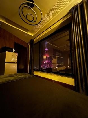 Luxury Studio Apt |Facing Eiffel Bahria Apartment in Lahore