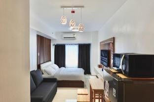 Modern Lux at Shore 3 Tower 4 SMDC Pool View Apartment in Pasay