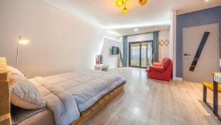 Gangneung NineOne Pet Pension Bed and Breakfast in South Korea
