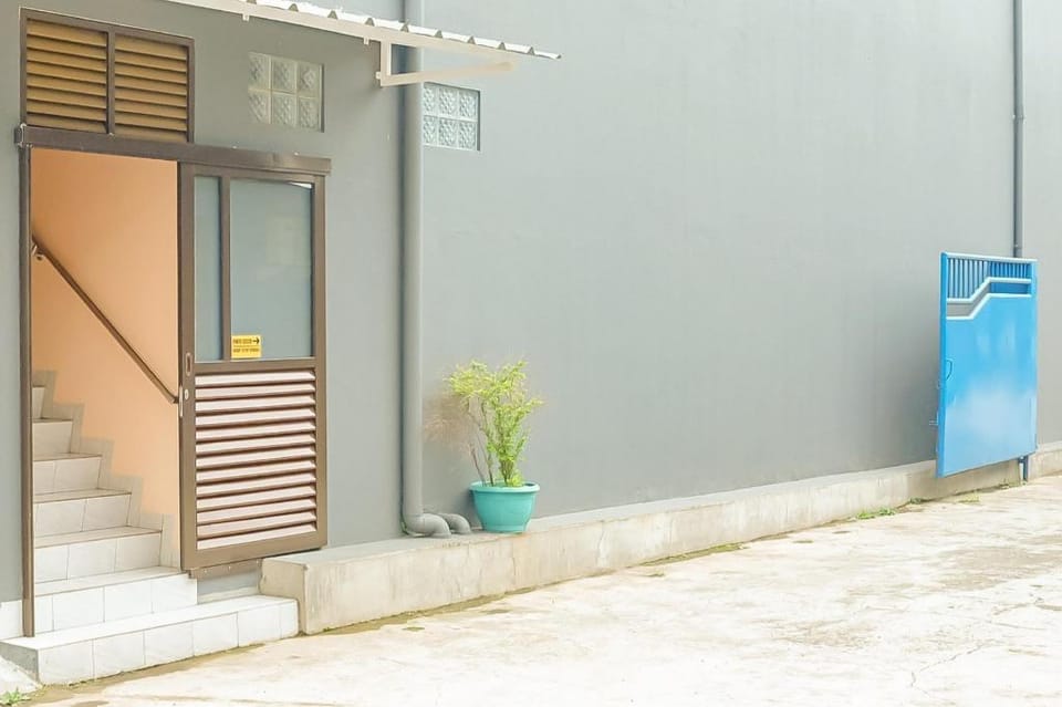 Urbanview MJ House Syariah Bandung Hotel in Bandung