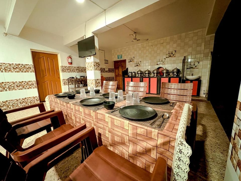Noronha Goaxa Inn Hotel in Calangute
