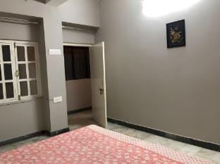 Napstayzzz Home Like Home Apartment in Lucknow