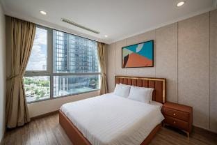 3 bedroom Landmark Luxury Wiew Landmark 81 Apartment in Ho Chi Minh City