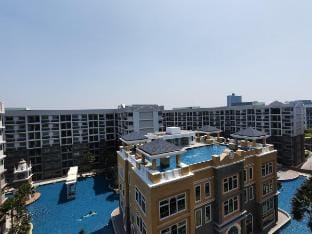 Arcadia Beach with Garden Pool in Pattaya City Center Apartment in Pattaya City
