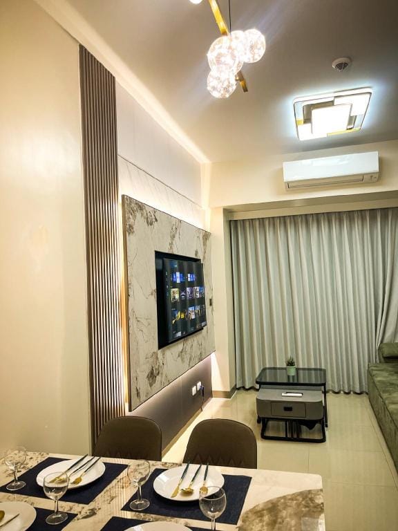 Luxury 1 Bedroom across Okada II Balcony w View Apartment in Pasay