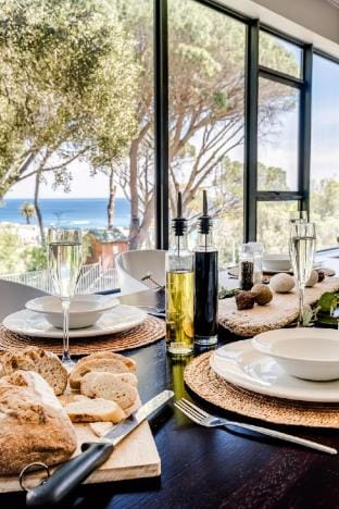 Delightful Rental w Sea Views Vadi Apartment Apartment in Camps Bay