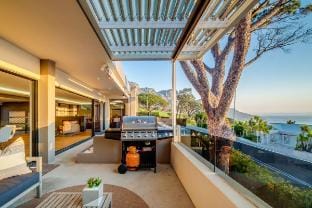 Spacious Family Villa w/Breathtaking Views (Ocean Vacation rental in Camps Bay