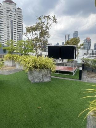 Spacious Bedroom near Thonglor BTS Apartment in Bangkok