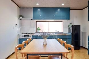 高崎駅徒歩10分！75型テレビでNetflix見放題！92㎡3LDKお洒落でラグジュアリーなお家です Vacation rental in Japan