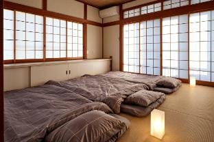 高崎駅徒歩10分！75型テレビでNetflix見放題！92㎡3LDKお洒落でラグジュアリーなお家です Vacation rental in Japan