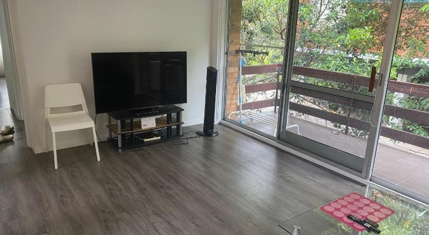 2bedroom entire unit freeparking walktotrain&ferry Apartment in Sydney