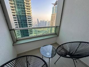 Huge 1BR, Top Floor View Dubai Marina Pinnacle Apartment in Dubai