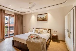 tisyastays | Olive 1BHK Pool & Gym, Close to beach Apartment in Candolim