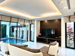 Private pool Cosy villa 4 bedrooms 400 m2 Villa in Phuket