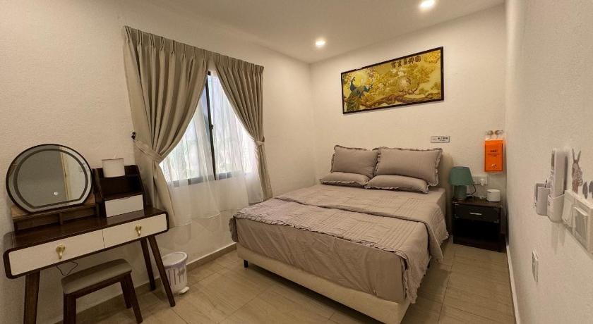 Happy Cottage, a cozy, comfortable, and refreshing feeling, just like coming home. Hotel in Tanjung Bungah