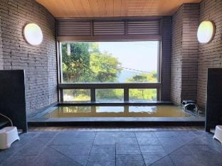 Pearl Hills Atami#BBQ #Wi-Fi #オーシャンビュー#カラオケ #温泉 Villa in Shizuoka Prefecture
