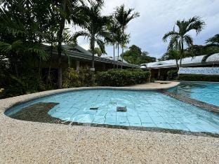 Luxury 4BR Apartment with Pool behind Alona Beach Apartment in Panglao