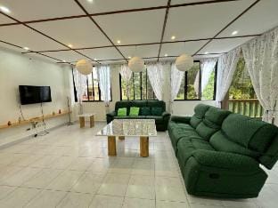 Luxury 4BR Apartment with Pool behind Alona Beach Apartment in Panglao