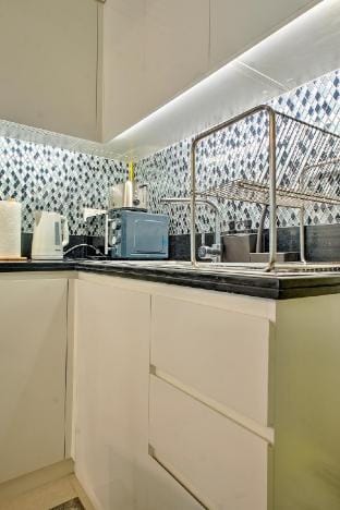 Elegant 1-BR Near Burj Khalifa Apartment in Dubai