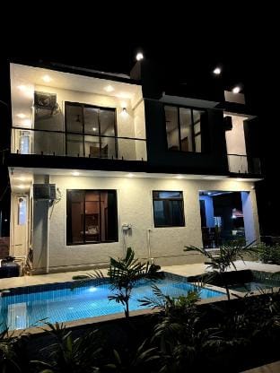 Sea Lestine by Soumil's Stays Villa in Alibag