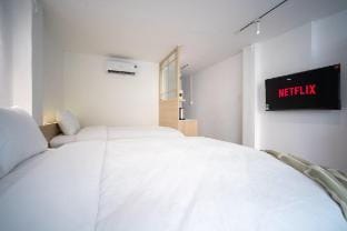 3 People Studio with Balcony in Saigon City Center Apartment in Ho Chi Minh City