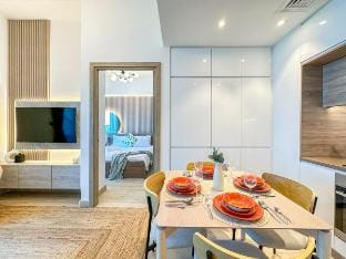 Super Luxury Flat Desing w/ Sea Marina & Pool View Apartment in Dubai