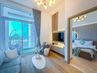 Super Luxury Flat Desing w/ Sea Marina & Pool View Apartment in Dubai