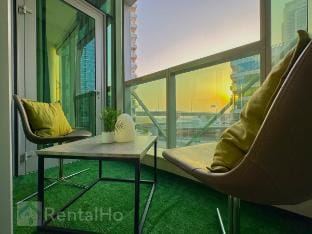 Lxry Full Marina View & RoofTop Pool 40% OFF Vacation rental in Dubai